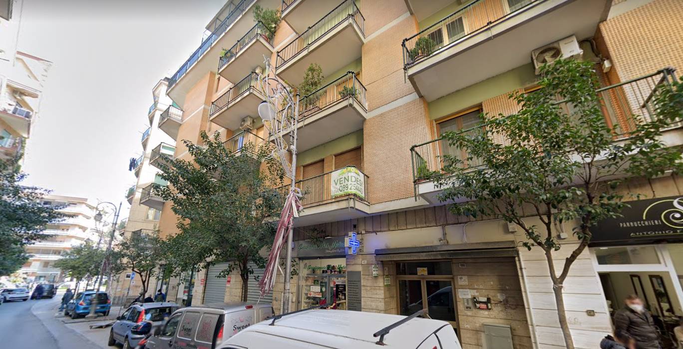 CENTRO, SALERNO, Apartment for sale of 135 Sq. mt., Good condition, Heating Individual heating system, Energetic class: G, placed at 1°, composed by: 