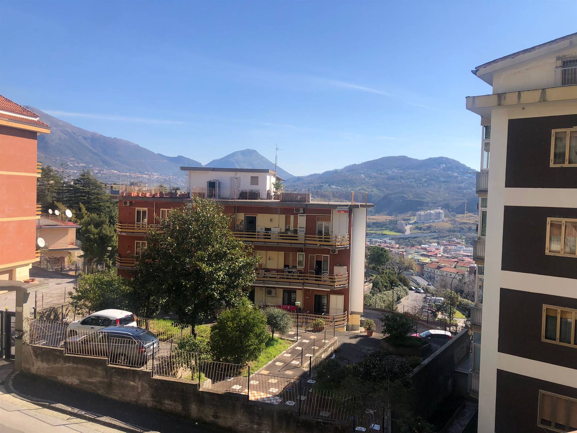 CARMINE ALTA, SALERNO, Apartment for sale of 110 Sq. mt., Excellent Condition, Heating Individual heating system, Energetic class: G, placed at 3° on 