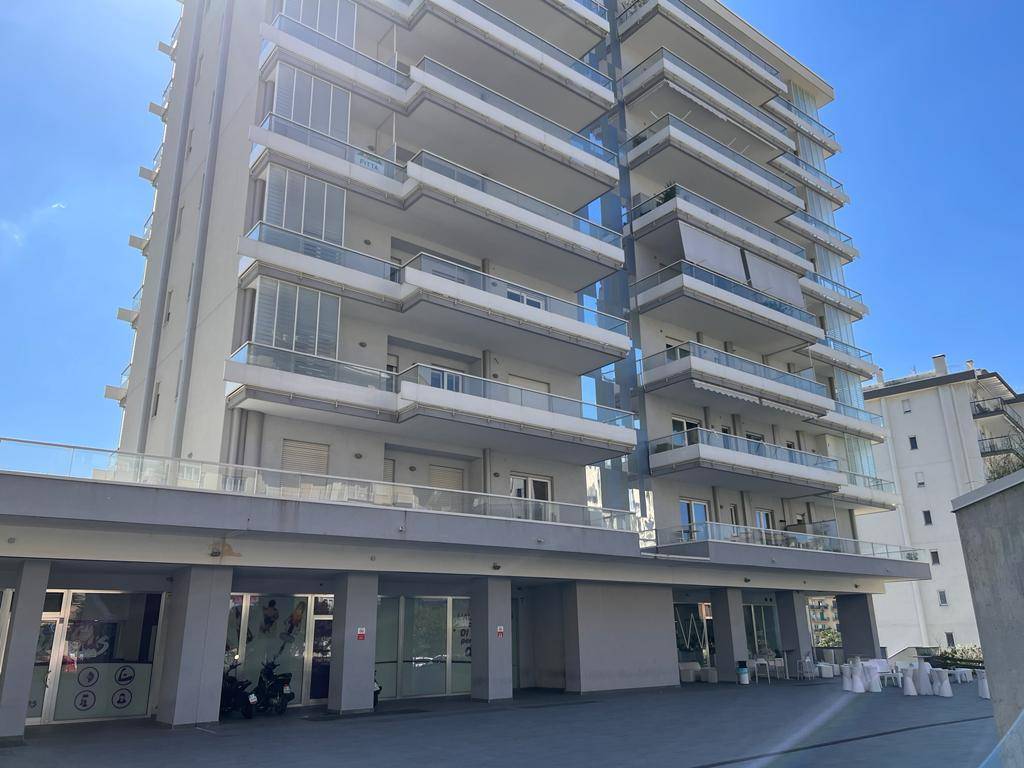 IRNO / CALCEDONIA/ PETROSINO, SALERNO, Apartment for rent of 90 Sq. mt., Excellent Condition, Energetic class: G, composed by: 3 Rooms, 2 Bedrooms, 2 