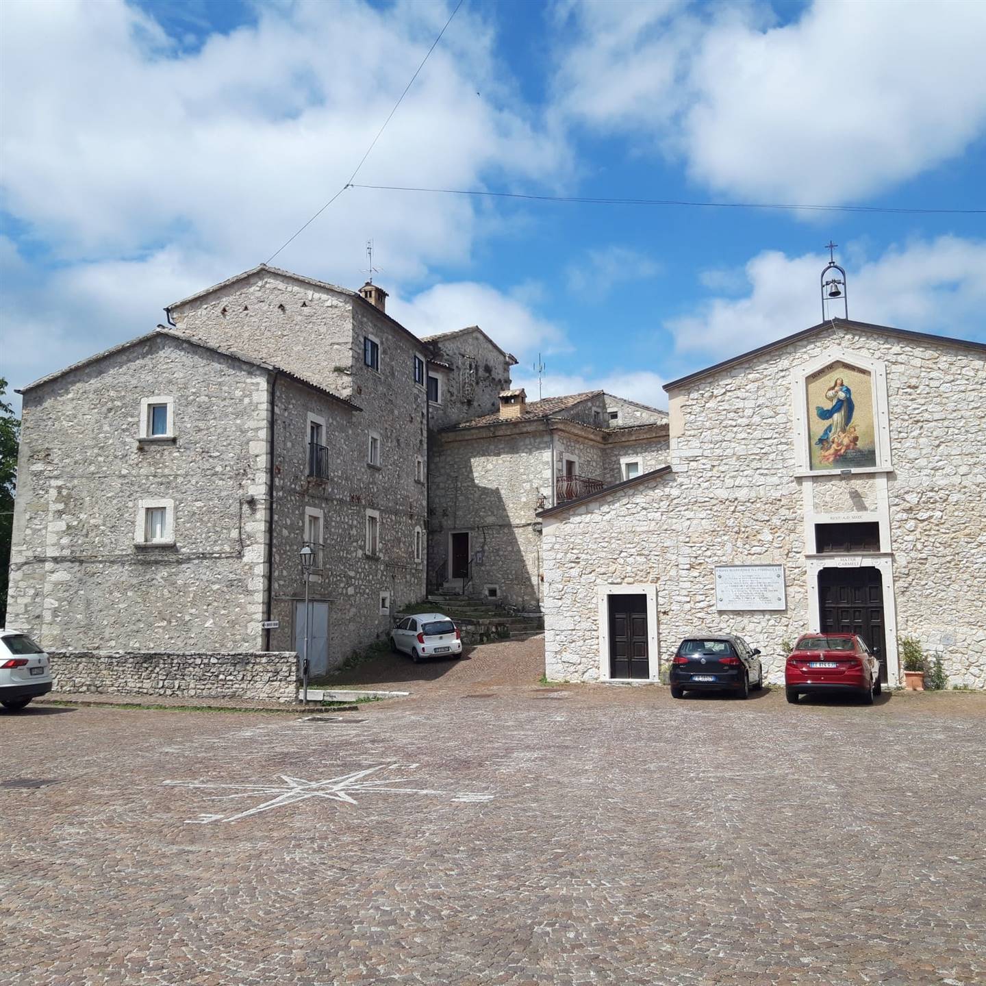MONTENERO VAL COCCHIARA, Apartment for sale of 120 Sq. mt., Excellent Condition, Energetic class: G, composed by: 4 Rooms, Price: € 170,000