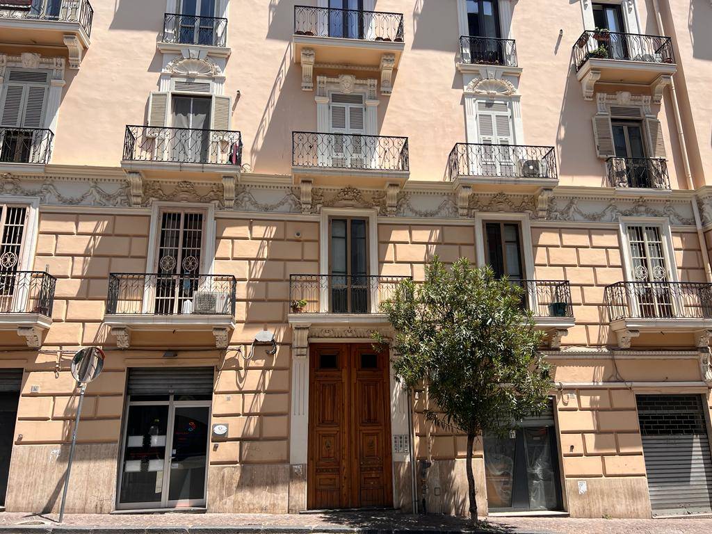 CENTRO, SALERNO, Apartment for sale of 68 Sq. mt., Restored, Heating Individual heating system, Energetic class: G, composed by: 2 Rooms, Separate 