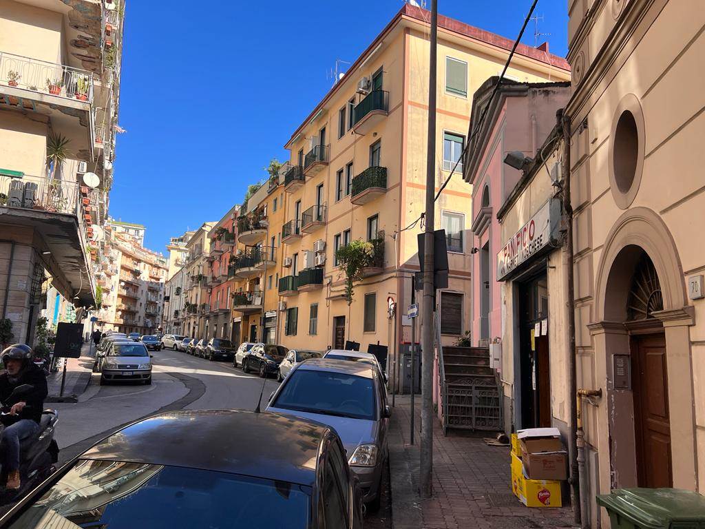 CARMINE, SALERNO, Apartment for sale of 84 Sq. mt., Be restored, Heating Individual heating system, Energetic class: G, placed at 1° on 4, composed 