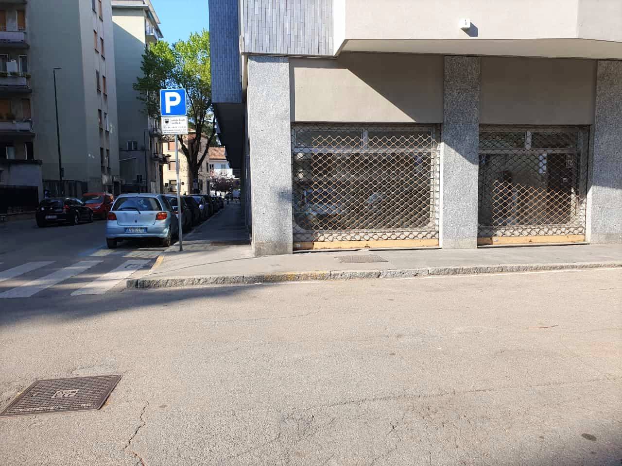 SESTO SAN GIOVANNI, Store for rent of 200 Sq. mt., Excellent Condition, Heating Centralized, Energetic class: G, Epi: 175 kwh/m3 year, placed at 