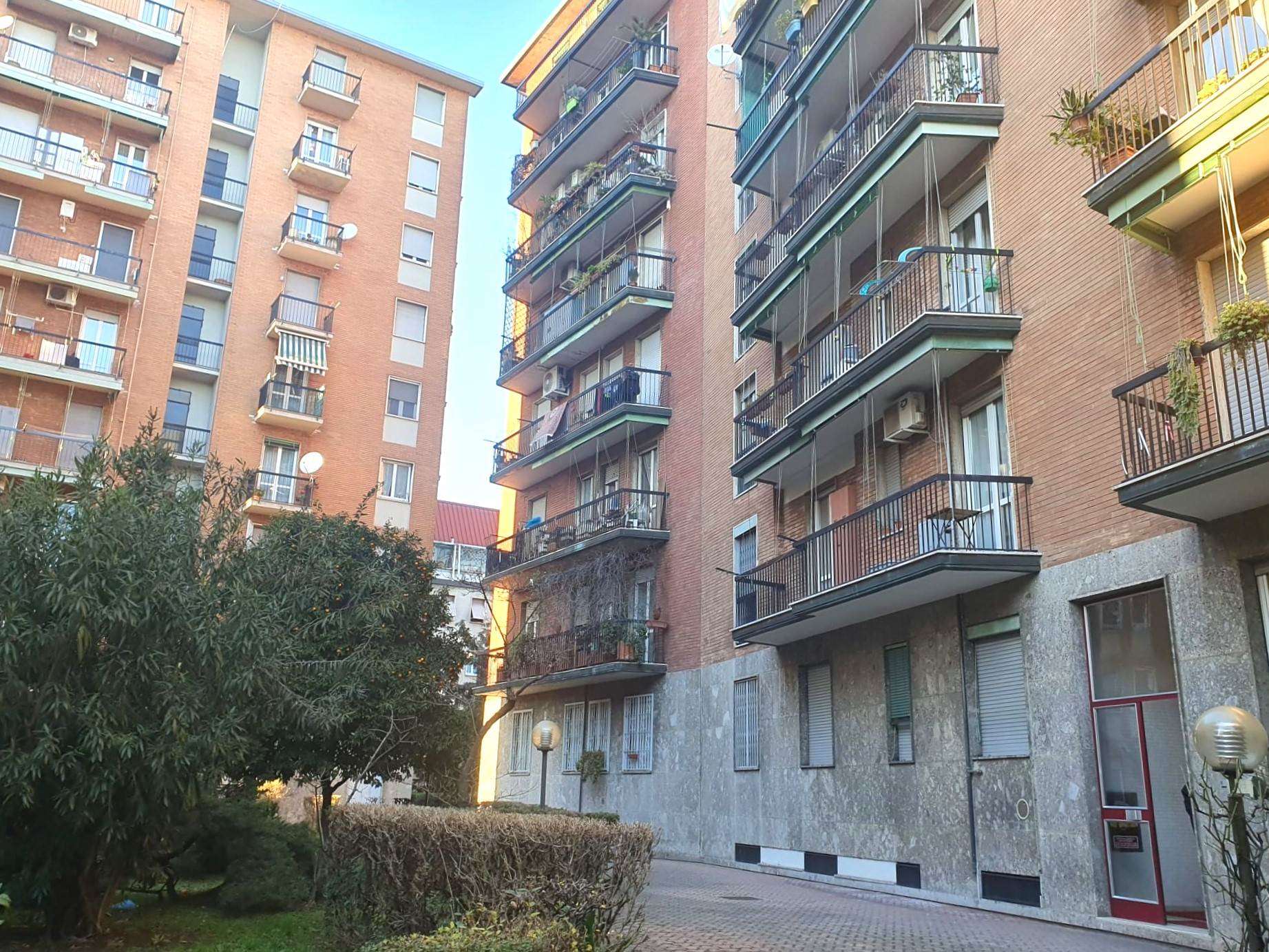 Rif 2/577 L'Abbruzzi Gruppo Immobiliare propone a Milano, zona Bovisa, via Benedetto Varchi, splendido appartamento sito al sesto ed ultimo piano che 
