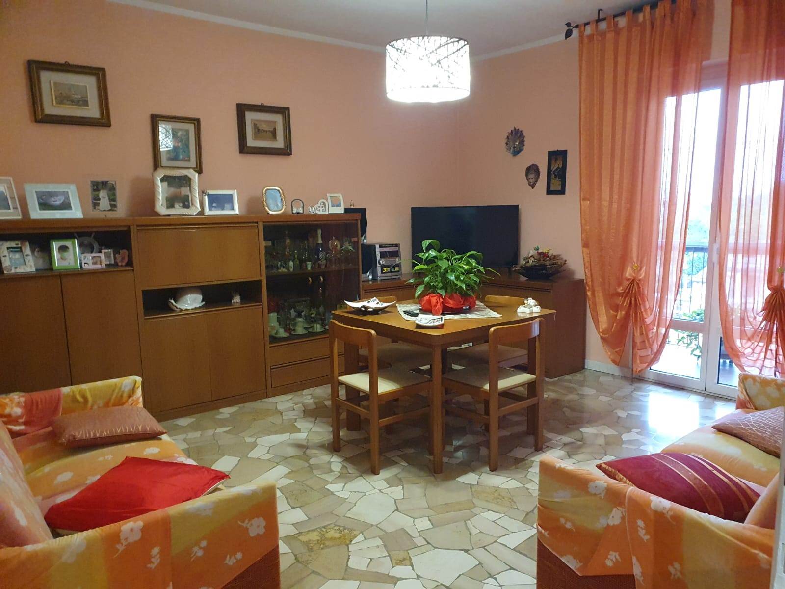 CINISELLO BALSAMO, Apartment for sale of 83 Sq. mt., Good condition, Heating Centralized, Energetic class: G, Epi: 175 kwh/m2 year, placed at 5° on 