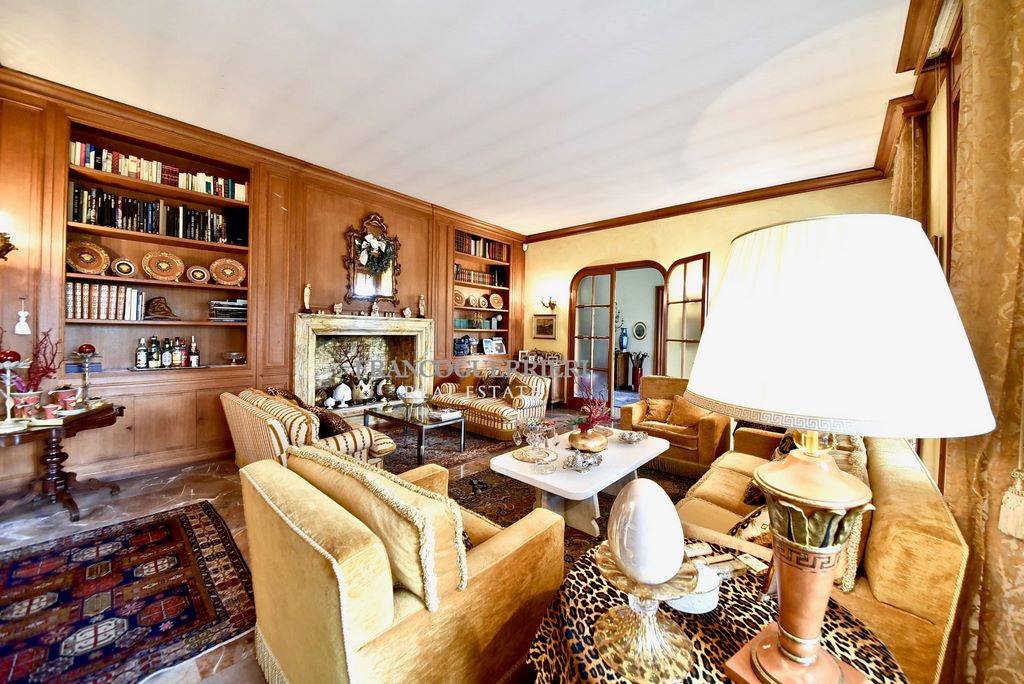 Villa in vendita a Bulciago Lecco