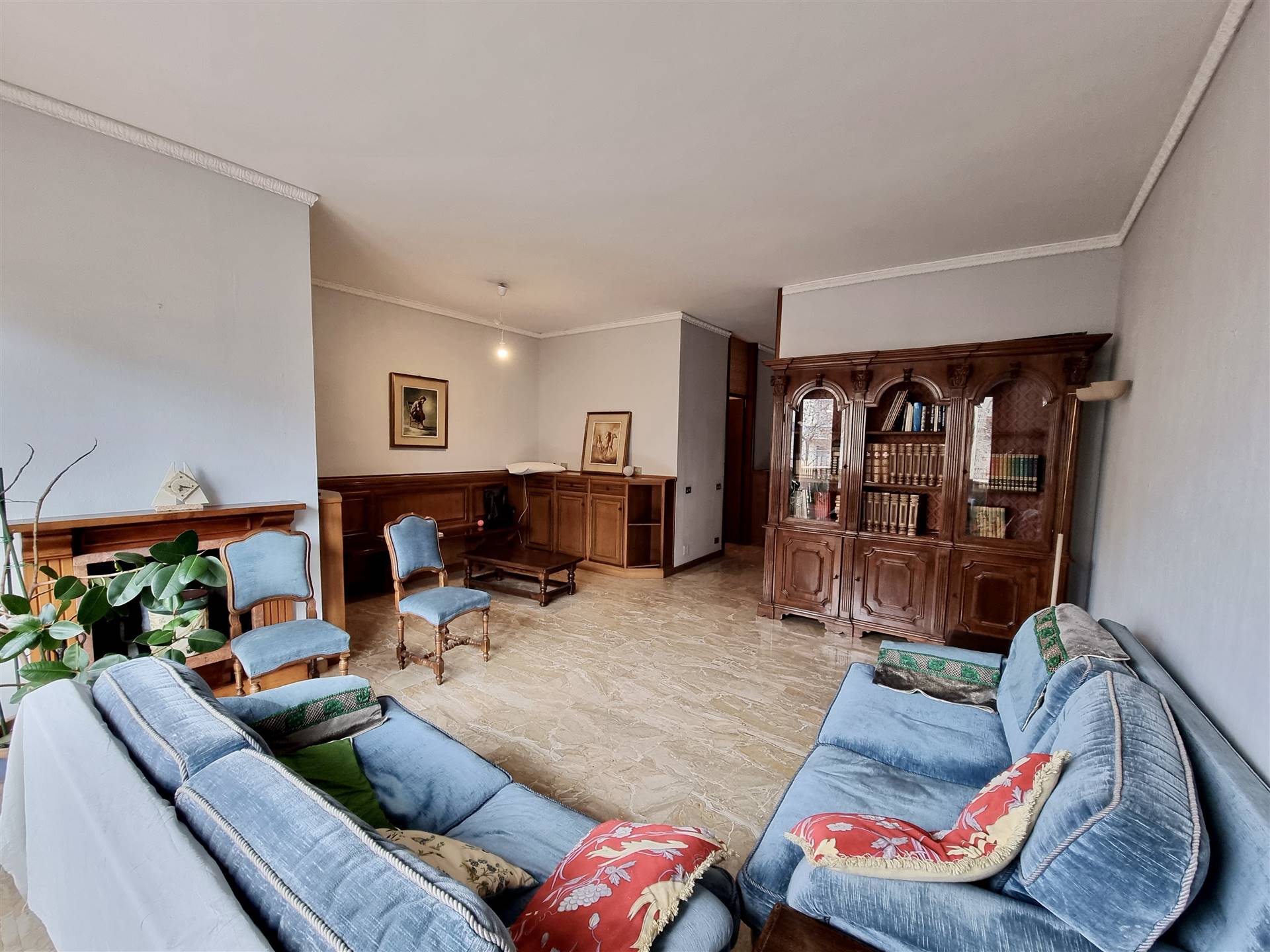 FIRENZE, MILANO, Apartment for sale of 125 Sq. mt., Be restored, Heating Centralized, Energetic class: G, Epi: 175 kwh/m2 year, placed at 4° on 7, composed by: 4 Rooms, Separate kitchen, , 3 Bedrooms,