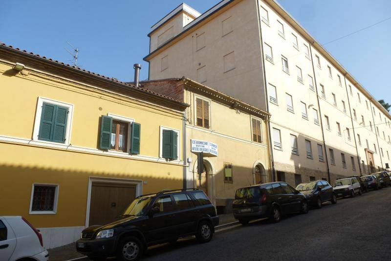 Palazzo in vendita a Loreto Ancona