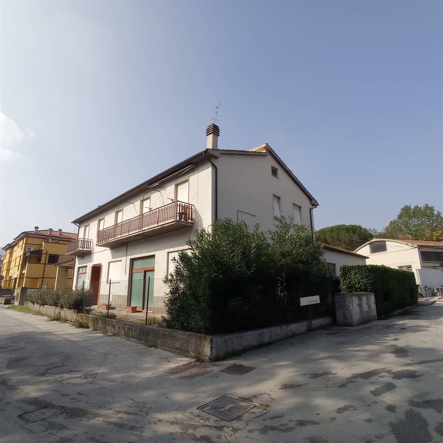 Casa singola da ristrutturare a San Severino Marche