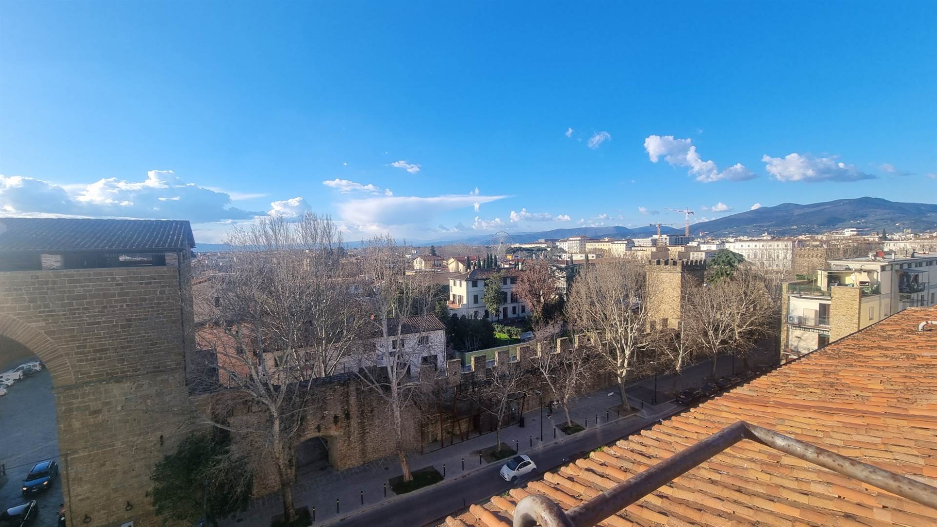 SAN FREDIANO, FIRENZE, Apartment for sale of 170 Sq. mt., Good condition, Heating Individual heating system, Energetic class: G, placed at 3° on 3, 