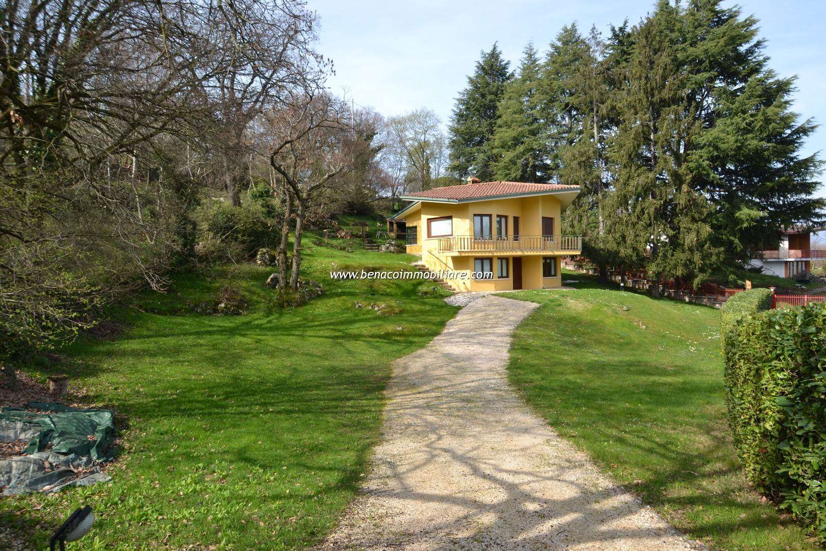 Villa in Via Ca'Schena a San Zeno di Montagna