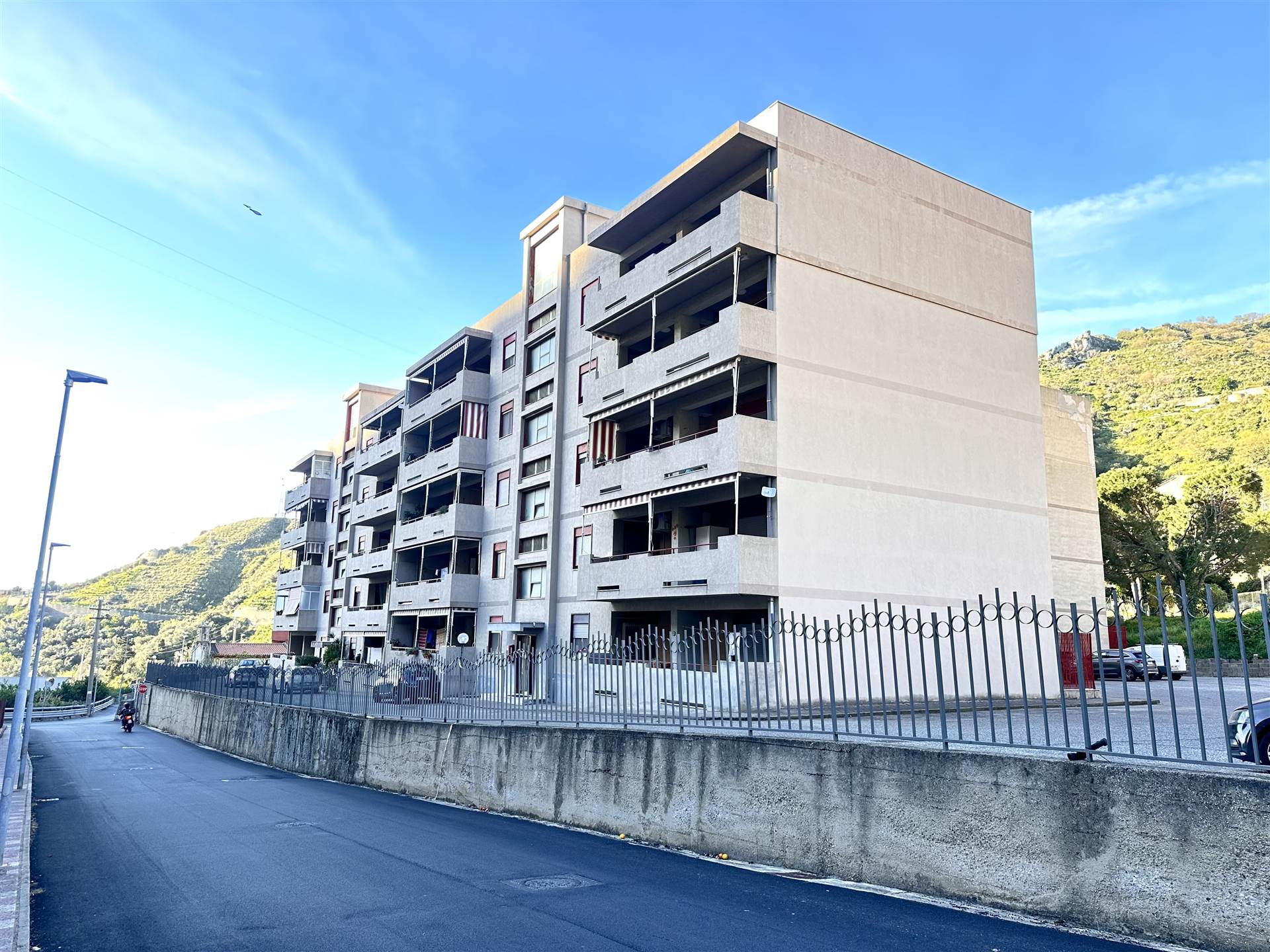 Appartamento in vendita a Messina Giampilieri Superiore / Pezzolo / S.stefano