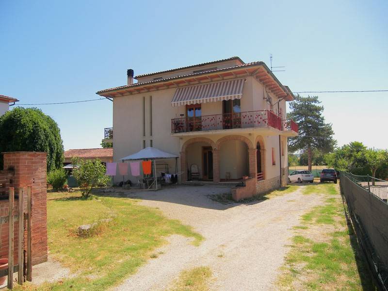 Villa bifamiliare in vendita a Sinalunga Siena