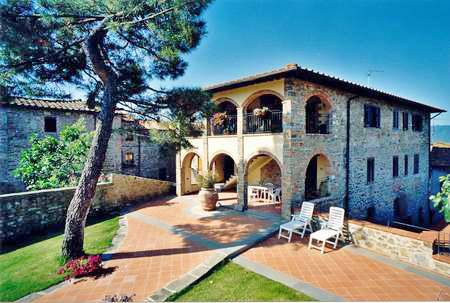 Rustico casale in vendita a Bucine Arezzo Ambra