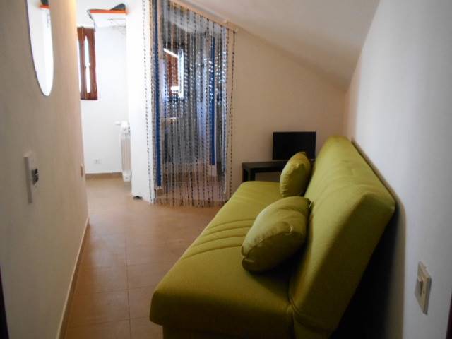 STADIO, GROSSETO, Room/Bedroom for rent of 12 Sq. mt., Heating Centralized, Energetic class: G, placed at 5° on 5, composed by: 1 Room, 1 Bathroom, 