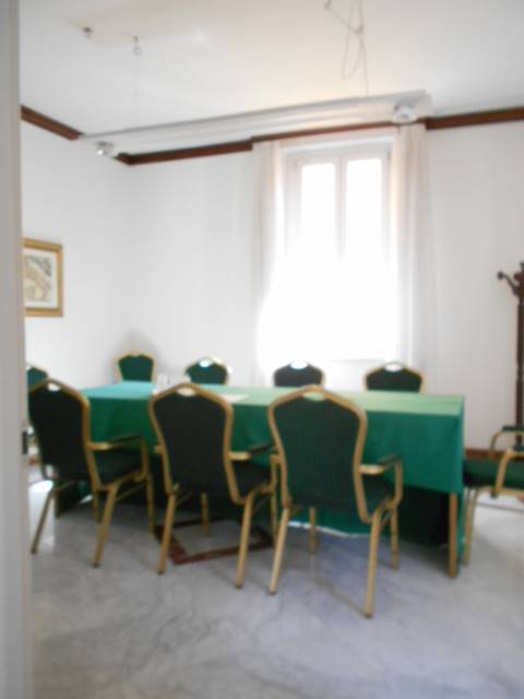 CENTRO CITTÀ, GROSSETO, Office for rent of 80 Sq. mt., Heating Individual heating system, Energetic class: G, placed at 2°, composed by: 3 Rooms, 