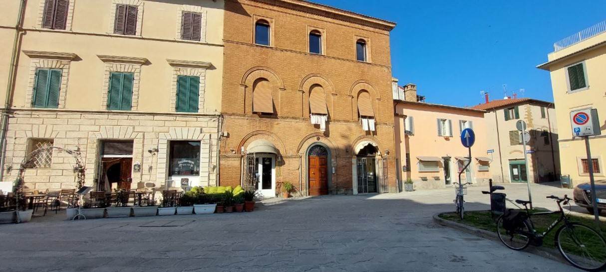 CENTRO STORICO, GROSSETO, Store for rent of 60 Sq. mt., Good condition, Heating Individual heating system, Energetic class: G, placed at Ground, 