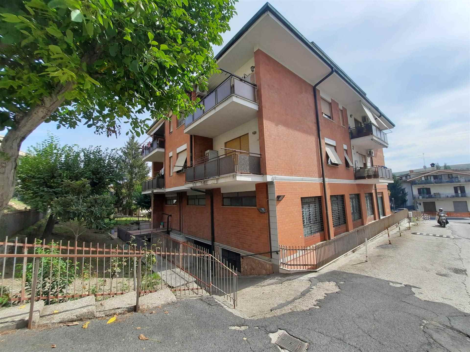 SANTA LUCIA, FONTE NUOVA, Apartment for sale of 100 Sq. mt., Good condition, Heating Individual heating system, Energetic class: G, placed at 2° on 2, composed by: 3 Rooms, Separate kitchen, , 2 
