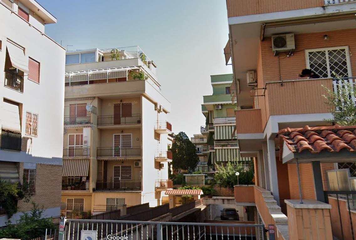 TORREVECCHIA, ROMA, Room/Bedroom for rent of 30 Sq. mt., Almost new, Energetic class: A, placed at 3°, composed by: 5.5 Rooms, Separate kitchen, 3 Bedrooms, 2 Bathrooms, Parking space, Elevator, 