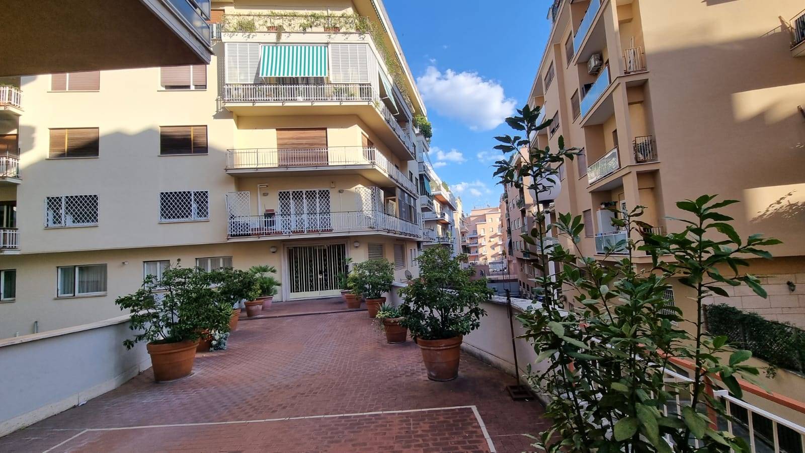 BALDUINA, ROMA, Apartment for sale of 74 Sq. mt., Excellent Condition, Heating Centralized, Energetic class: G, placed at Ground on 4, composed by: 2.