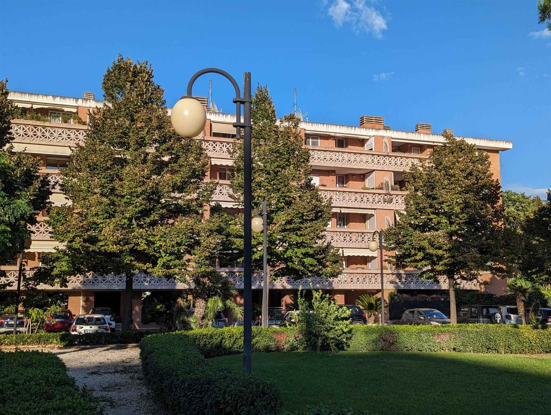 VAL CANNUTA, ROMA, Apartment for rent of 50 Sq. mt., Excellent Condition, Heating Individual heating system, Energetic class: G, placed at 3° on 4, composed by: 3 Rooms, Kitchenette, 1 Bathroom, 