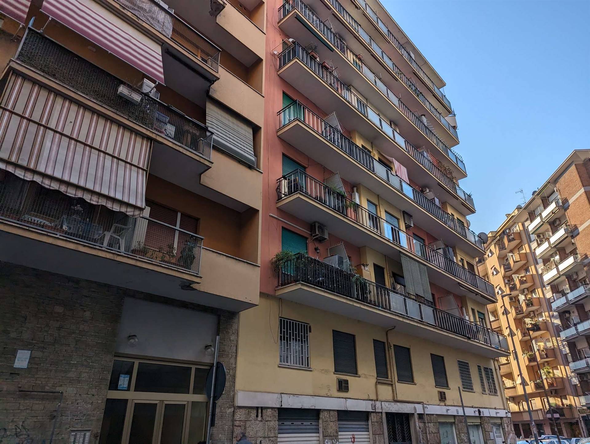 MARCONI, ROMA, Apartment for rent of 50 Sq. mt., Good condition, Heating Centralized, Energetic class: G, placed at Basement on 6, composed by: 2 