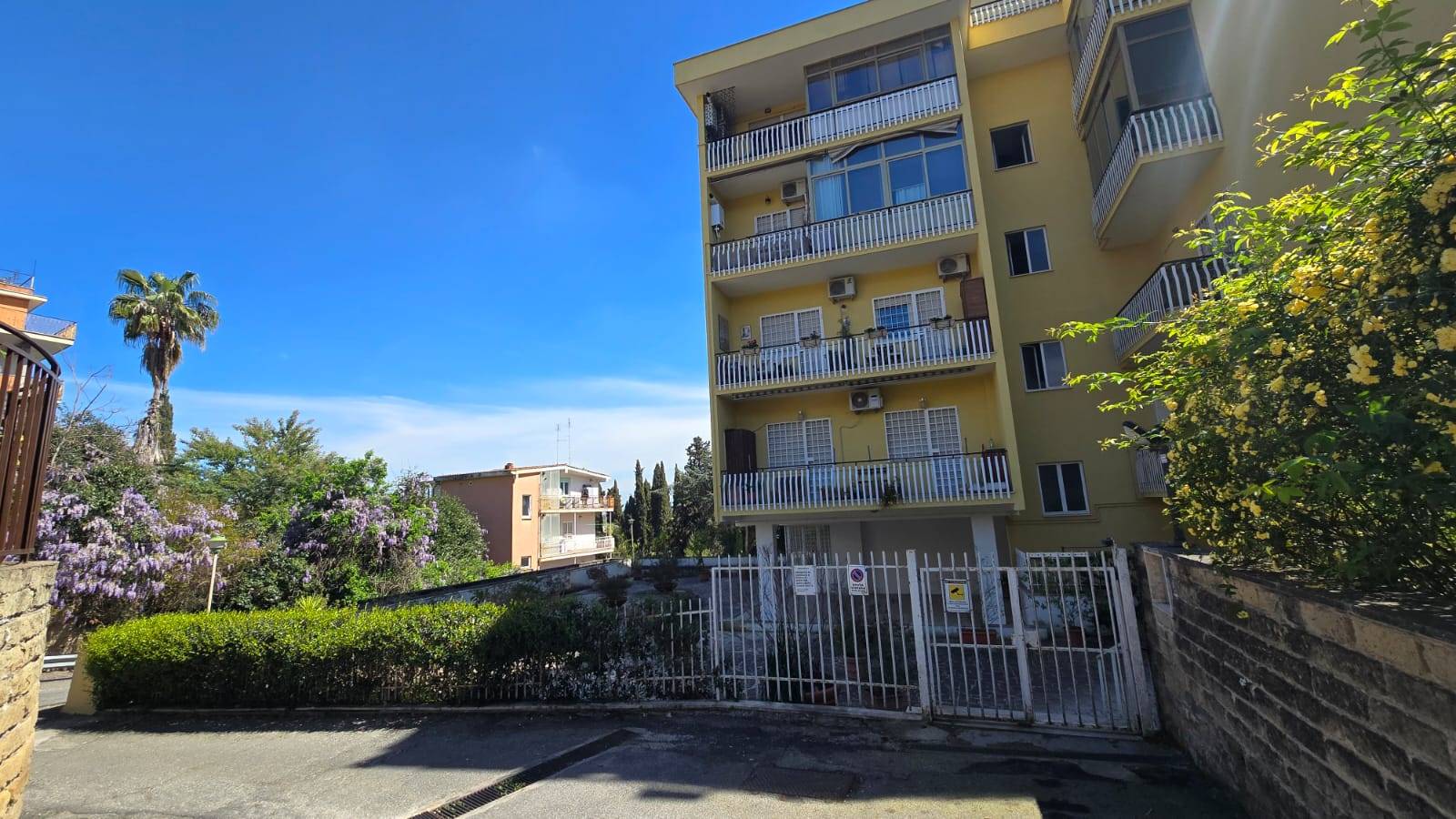 TOMBA DI NERONE, ROMA, Apartment for rent of 30 Sq. mt., Restored, Heating Non-existent, Energetic class: G, Epi: 175 kwh/m2 year, placed at Basement 