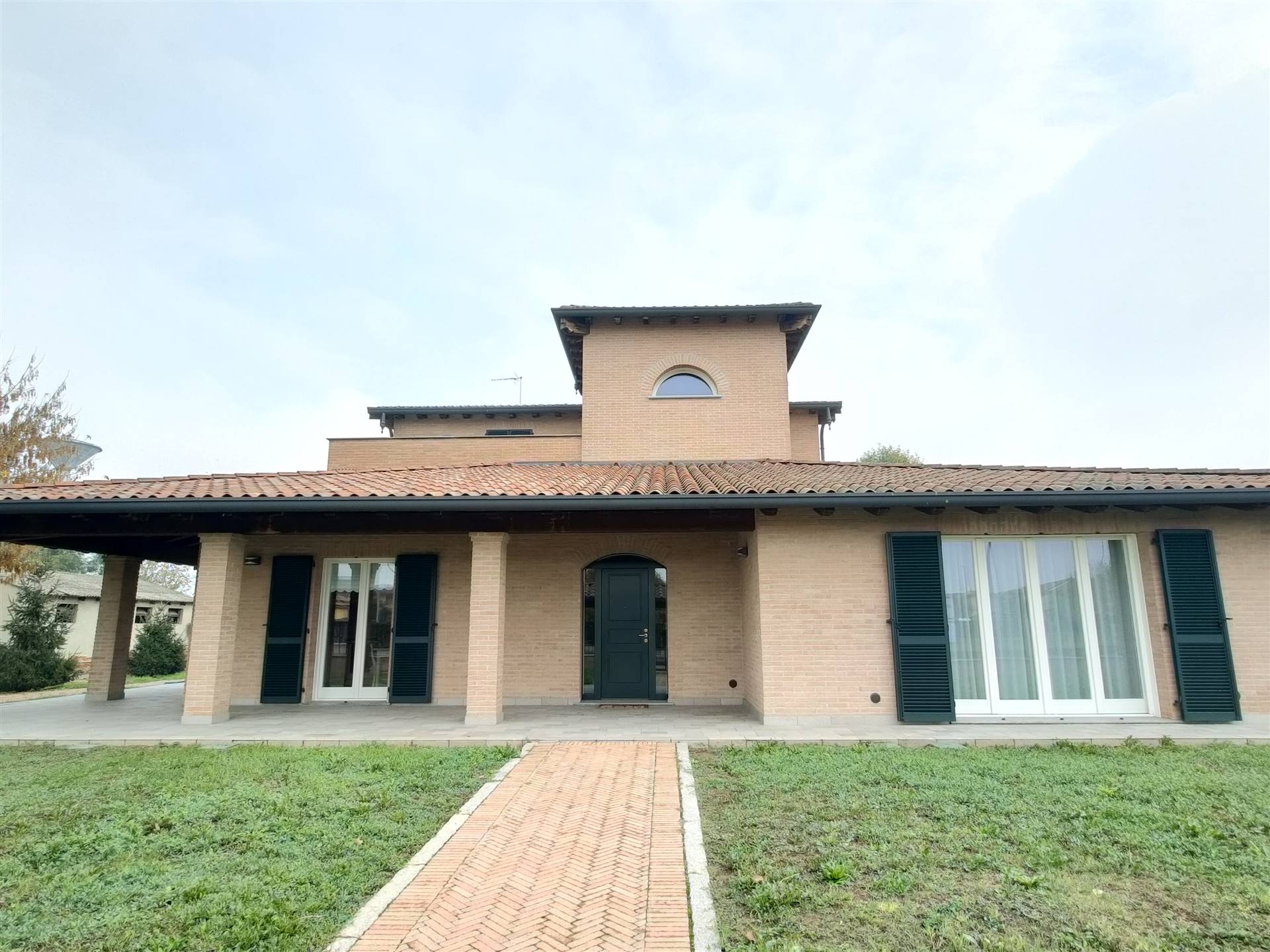 TERRANOVA DEI PASSERINI, Villa for sale of 235 Sq. mt., Almost new, Heating To floor, Energetic class: A2, placed at 1°, composed by: 7 Rooms, 