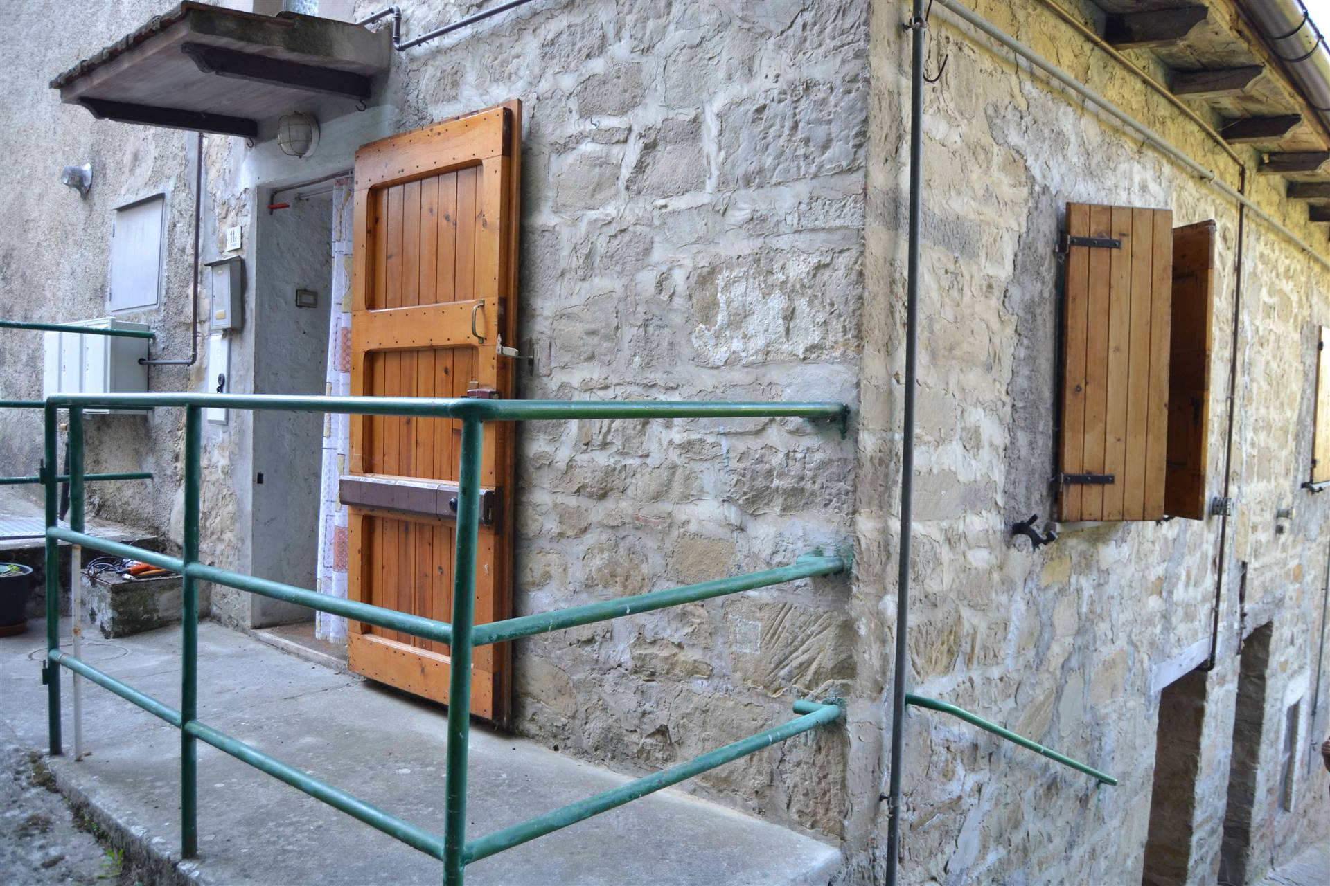 Terratetto da ristrutturare in zona Stanco a Grizzana Morandi