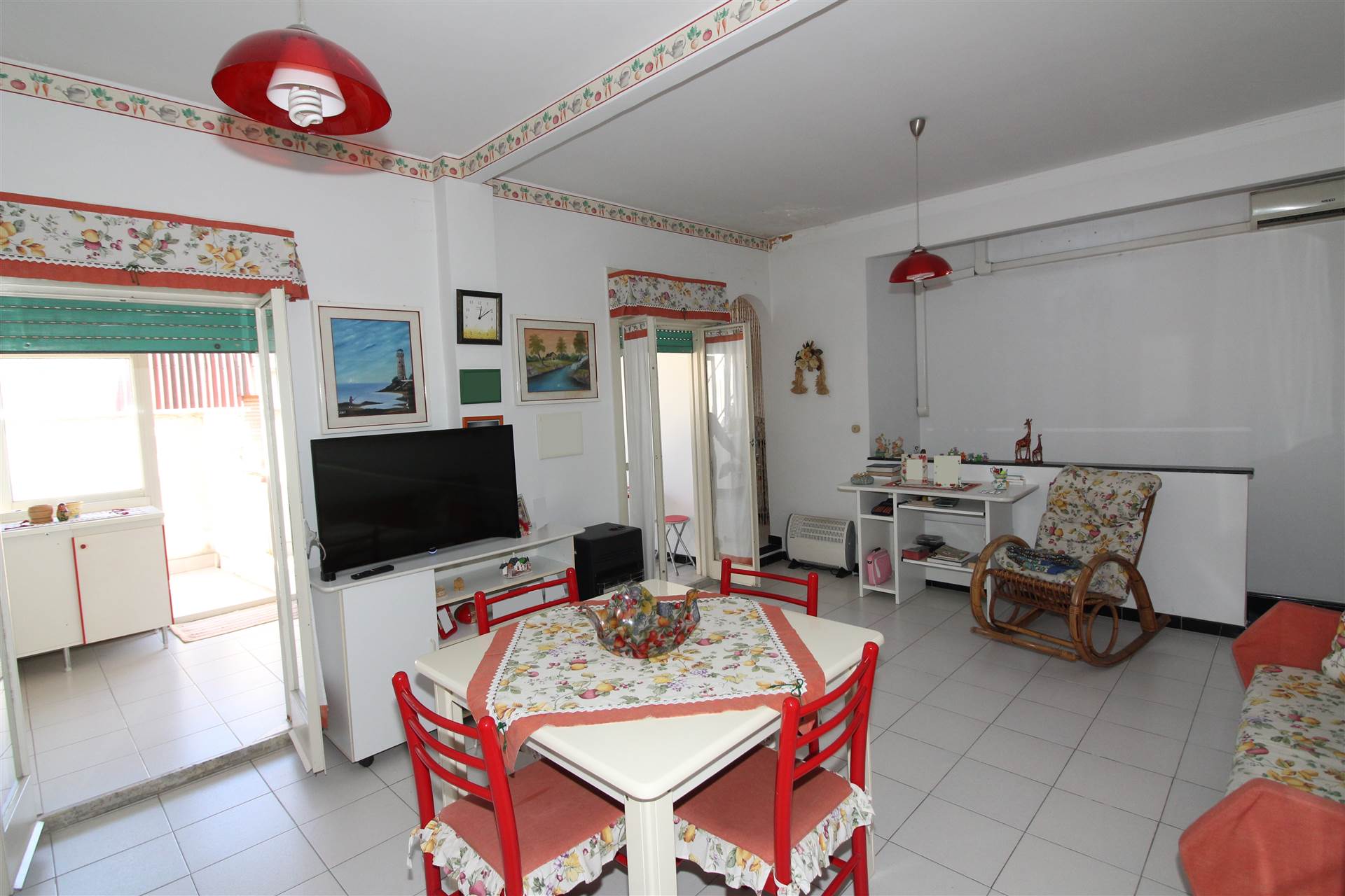 PISCINA COMUNALE, LENTINI, Semi detached house for sale of 125 Sq. mt., Good condition, placed at 1° on 3, composed by: 5 Rooms, Separate kitchen, , 