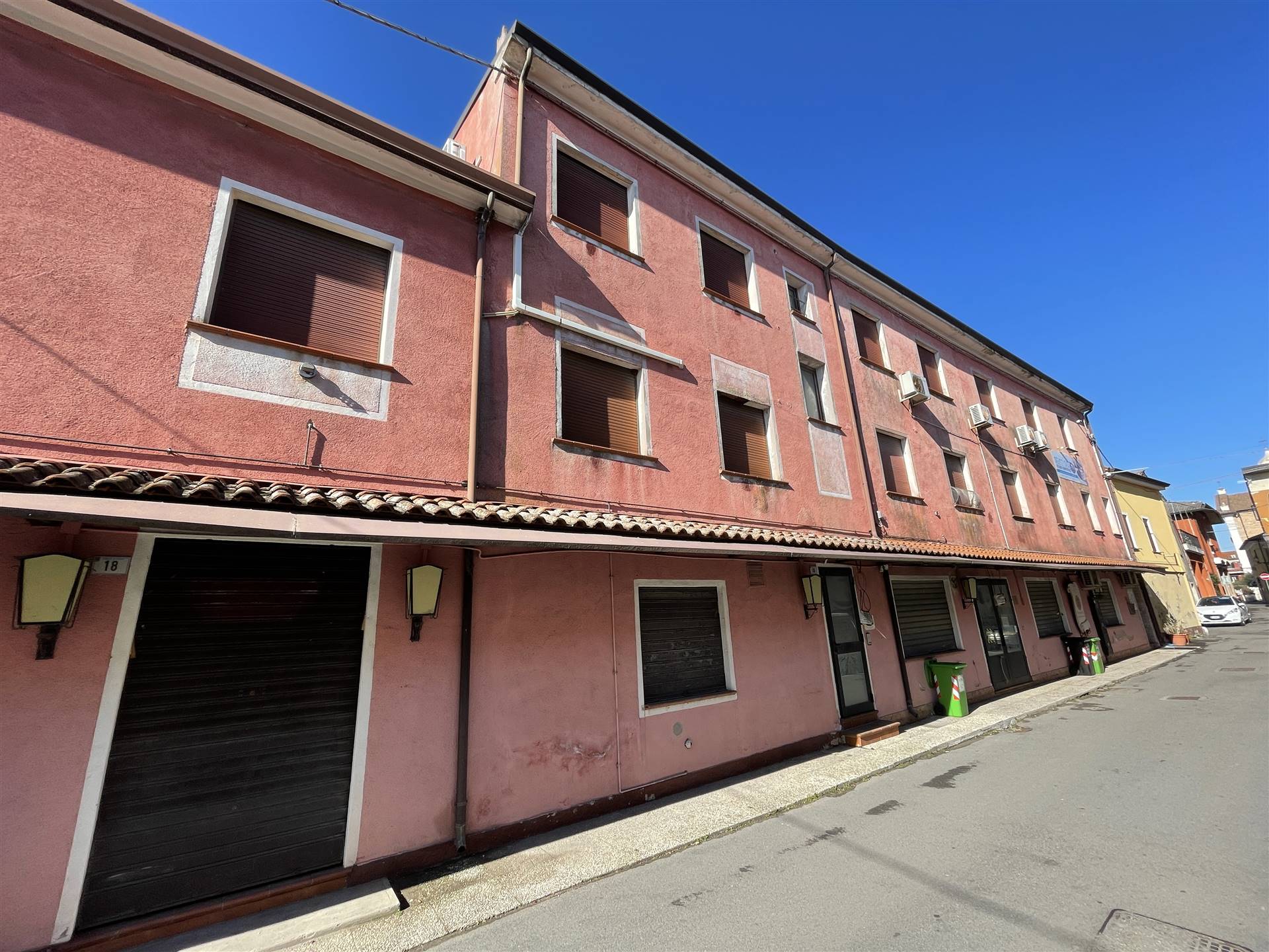 LOREO, Hotel for sale of 485 Sq. mt., Energetic class: G, composed by: , Price: € 199,000