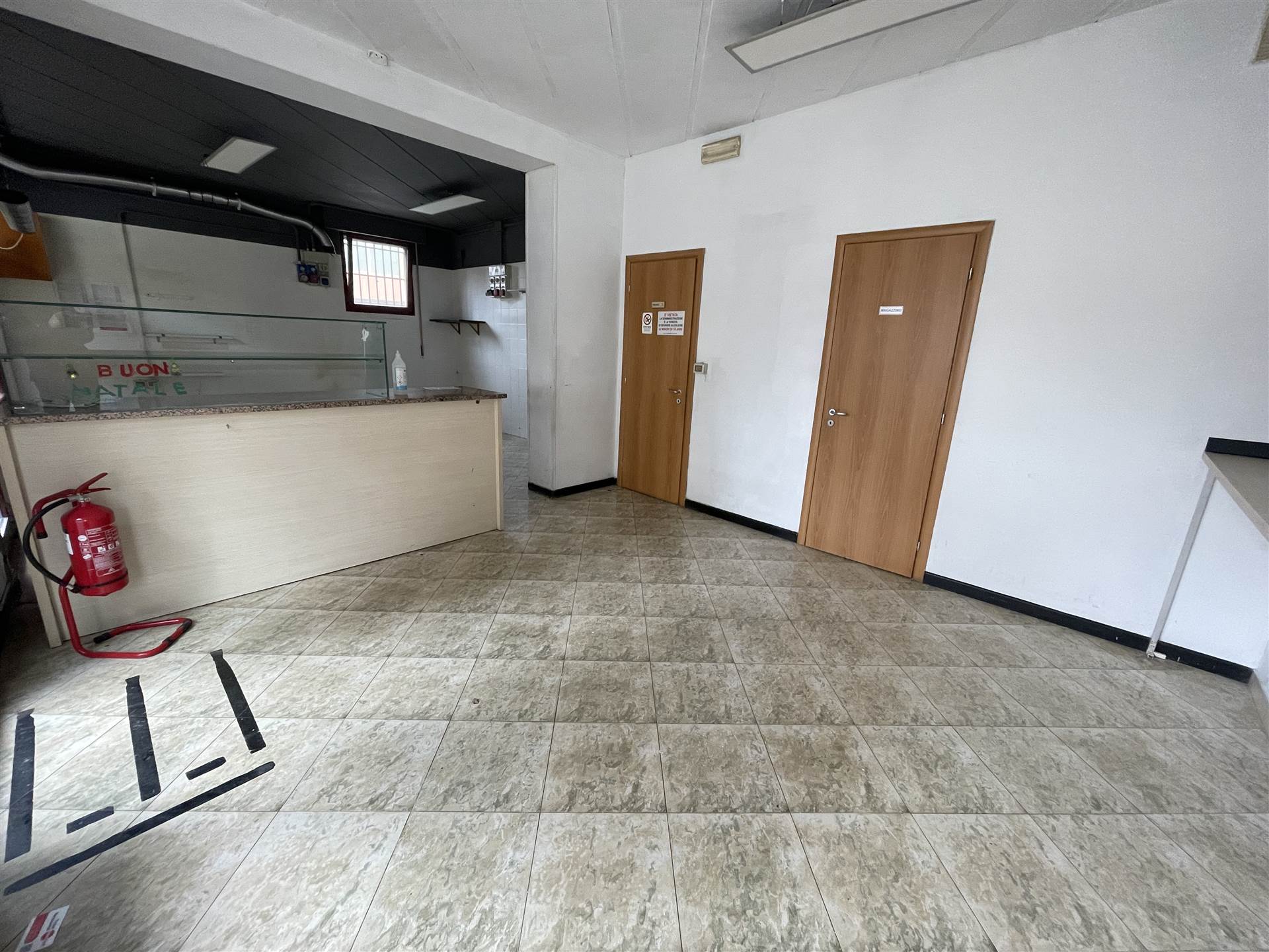 SOTTOMARINA, CHIOGGIA, Store for rent of 55 Sq. mt., Good condition, Energetic class: G, placed at Ground on 6, composed by: 1 Room, 1 Bathroom, 
