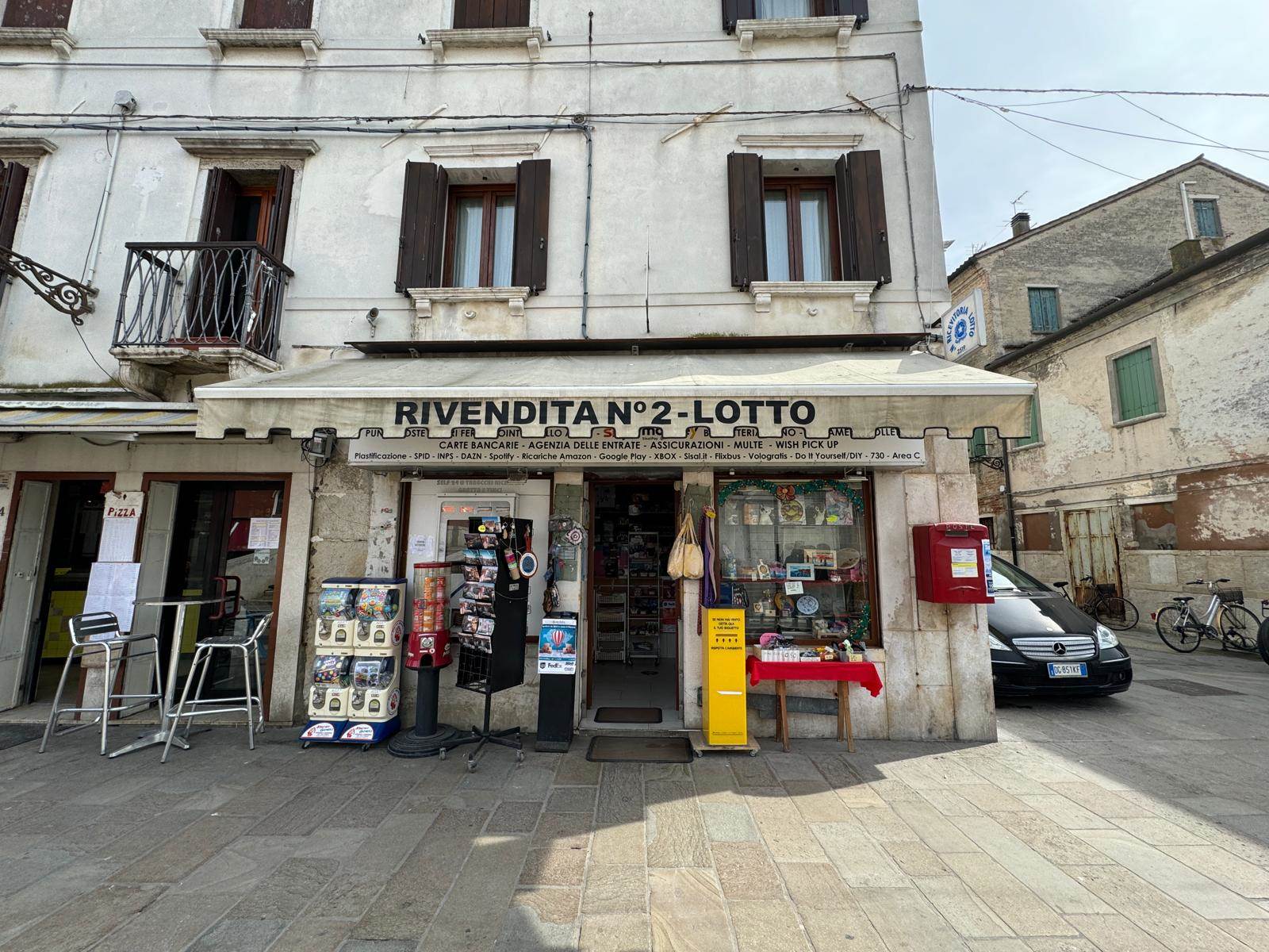 CHIOGGIA CENTRO, CHIOGGIA, Bar - tobacco shop for sale of 20 Sq. mt., Energetic class: G, placed at Ground, composed by: 1 Room, Price: € 110,000