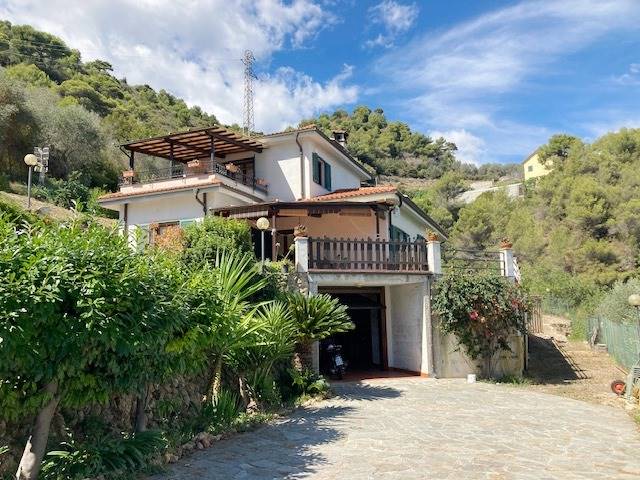 SAN LORENZO, VENTIMIGLIA, Villa for sale of 220 Sq. mt., Excellent Condition, Heating Individual heating system, Energetic class: E, Epi: 129 kwh/m2 