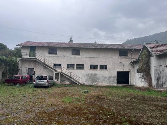 DOLCEACQUA, Warehouse for sale of 300 Sq. mt., Good condition, Heating Non-existent, Energetic class: G, placed at Ground on 2, composed by: 8 Rooms, 