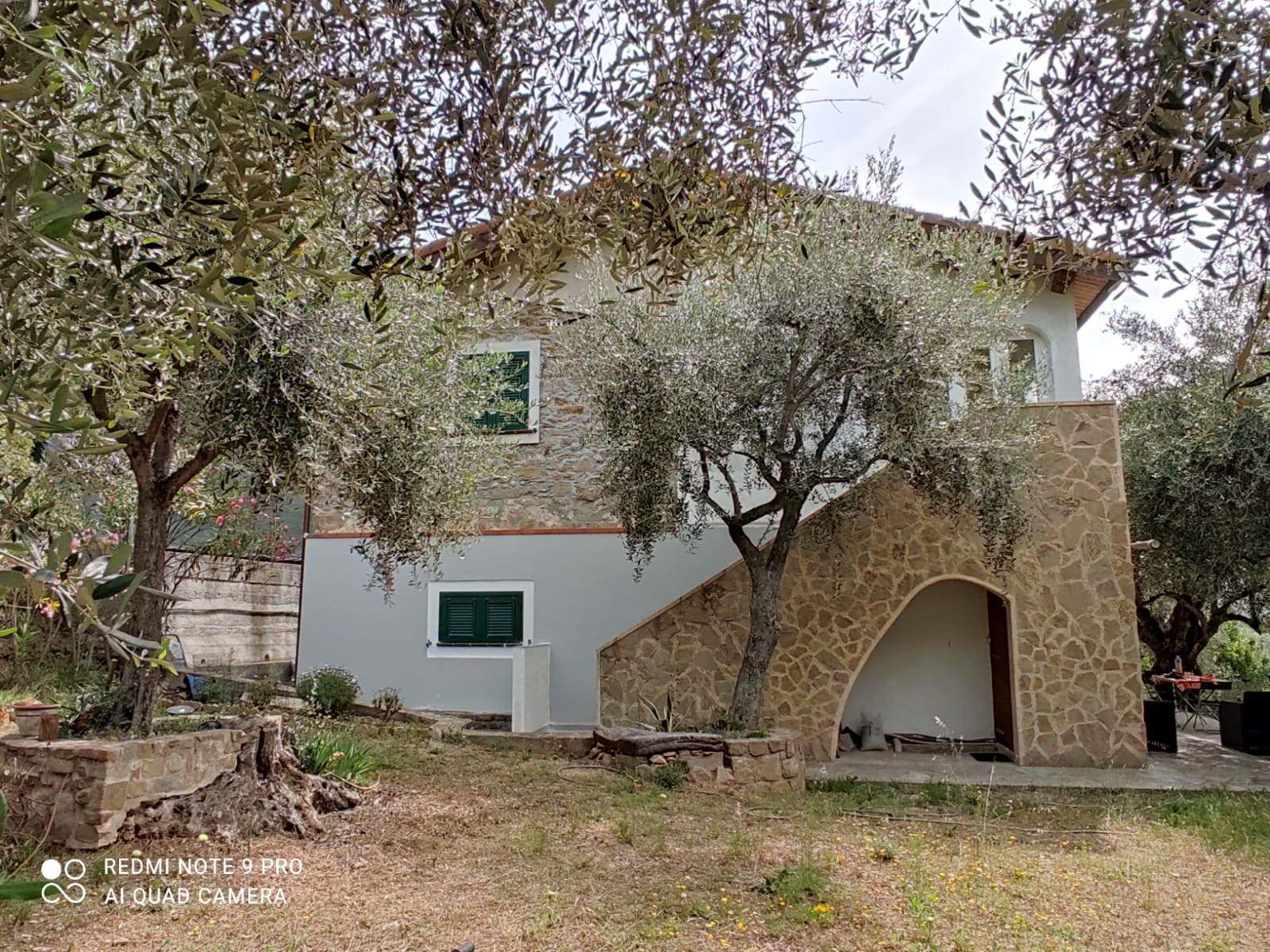 Villa ristrutturata in zona Ciaixe a Camporosso