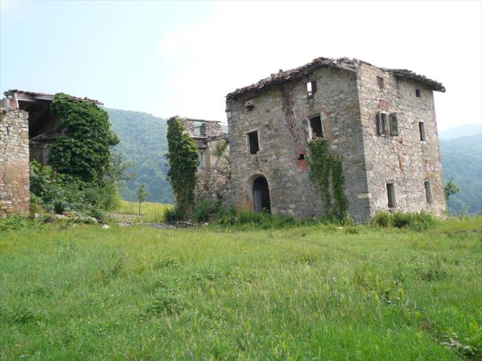 Rustico casale in vendita a Monte San Pietro Bologna