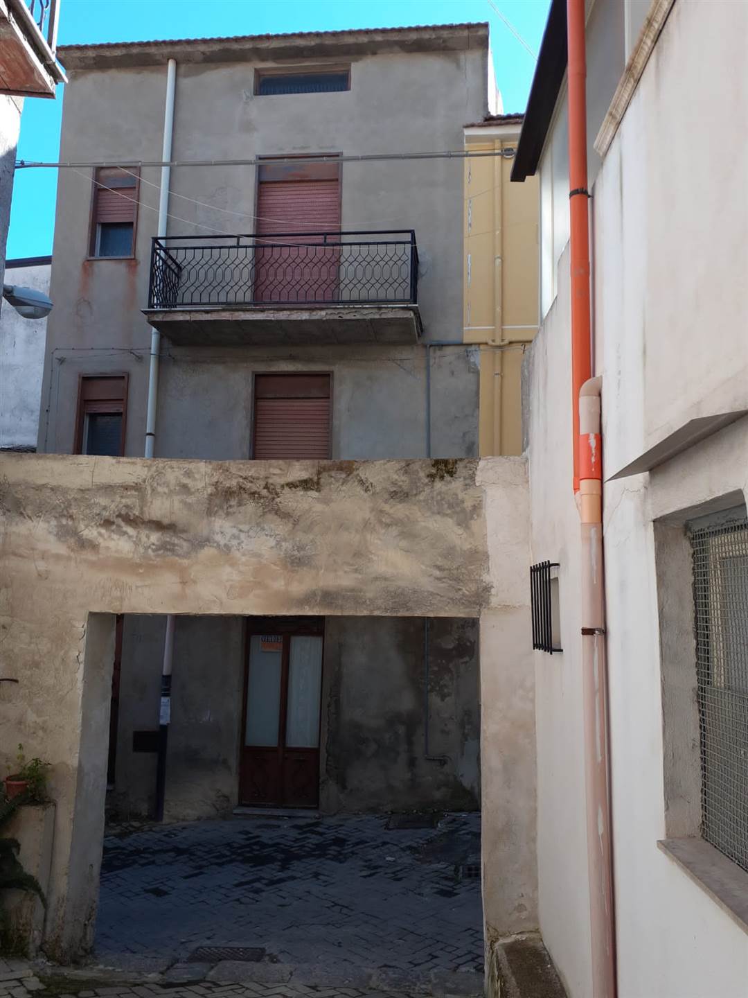 Casa singola in Via Fra Luciano 70 in zona Viale Tigli,via Firenze, Zona Mercato a San Cataldo