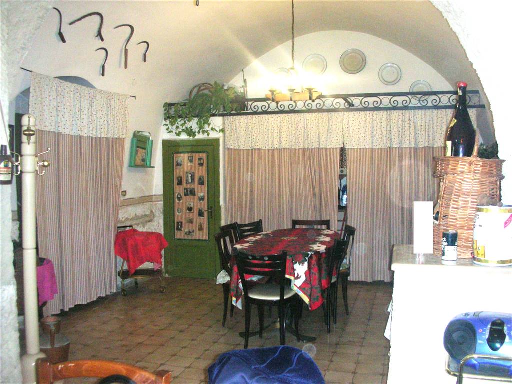 Casa singola in Via Sicilia 29 - 31 a Canosa di Puglia