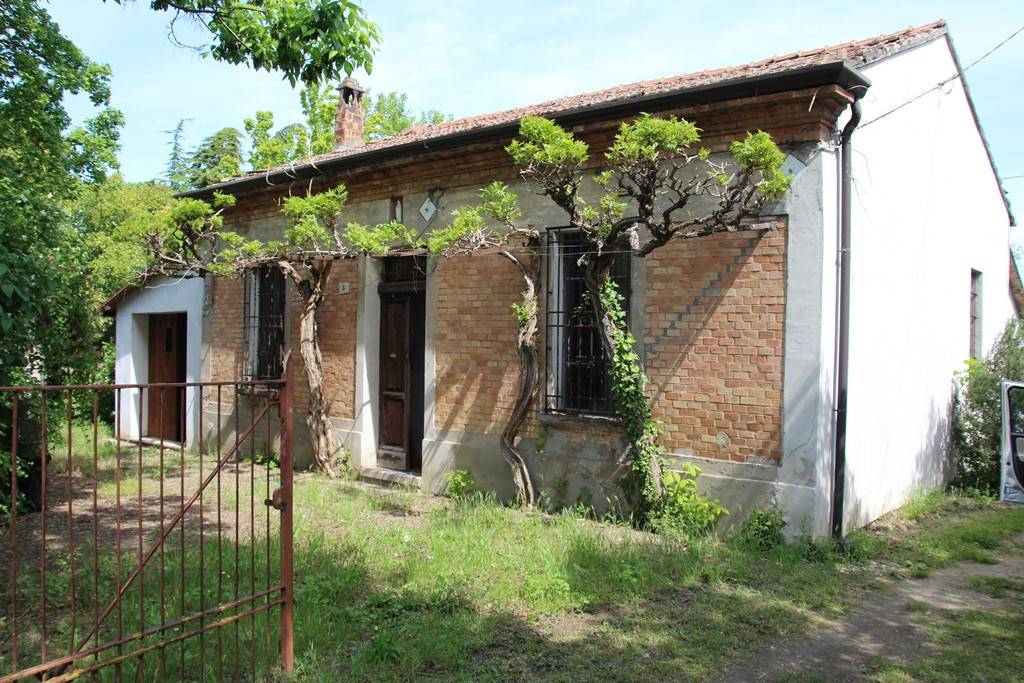Casa singola da ristrutturare in zona Ronco a Forli'