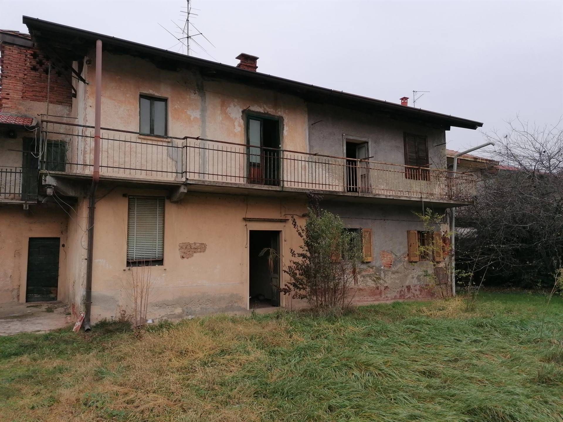 Rustico casale in vendita a Samarate Varese