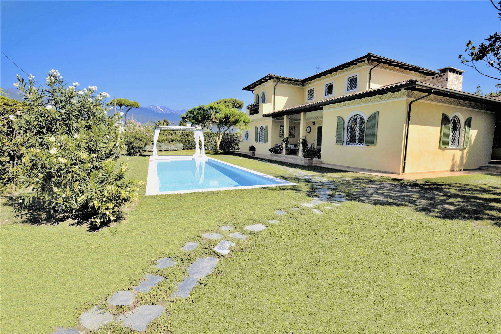 Villa in vacanza a Forte Dei Marmi Lucca Vittoria Apuana