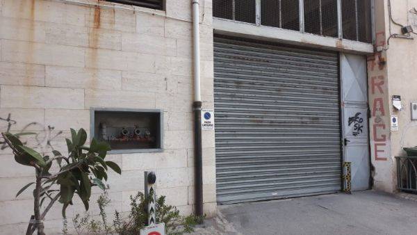 Garage / Posto auto in Via Torrione 33 in zona Torrione a Salerno