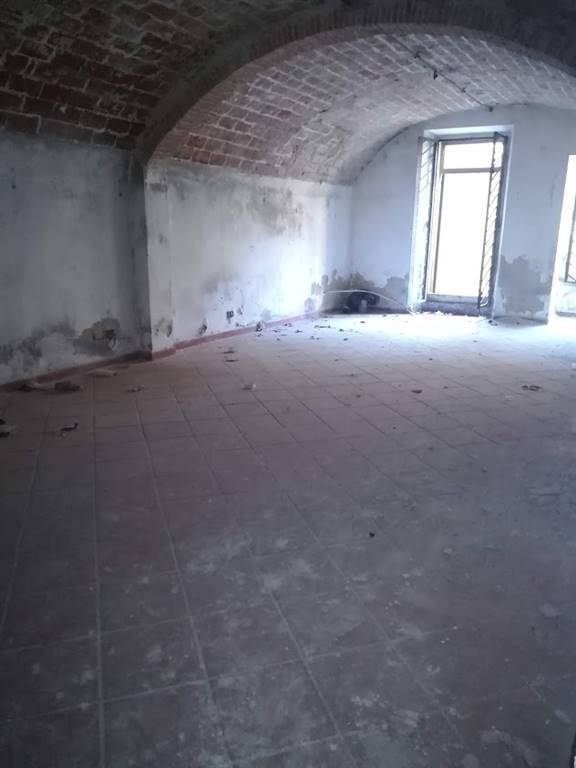 CENTRO STORICO, PISA, Workshop for rent of 130 Sq. mt., Energetic class: G, Epi: 2 kwh/m3 year, placed at Ground, composed by: , 1 Bathroom, Garden, 