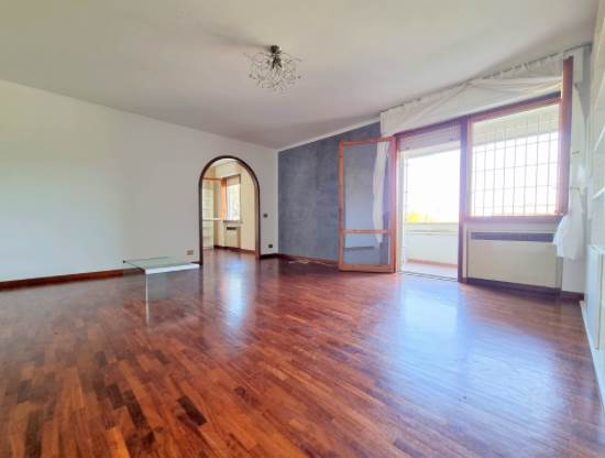 INGEGNERIA, PISA, Apartment for sale of 130 Sq. mt., Restored, Heating Centralized, Energetic class: D, placed at 2° on 4, composed by: 5 Rooms, 
