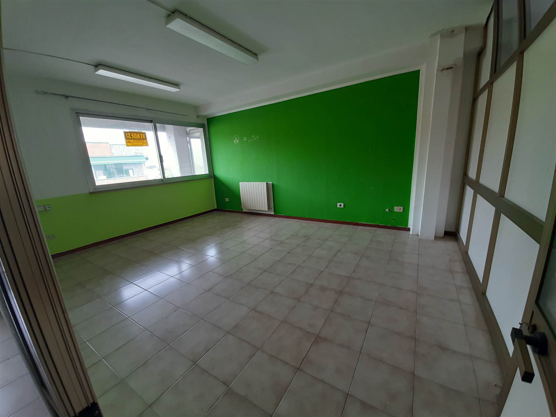 LA FONTINA, SAN GIULIANO TERME, Warehouse for sale of 95 Sq. mt., Energetic class: G, Epi: 6,8 kwh/m3 year, composed by: 3 Rooms, 1 Bathroom, Price: 