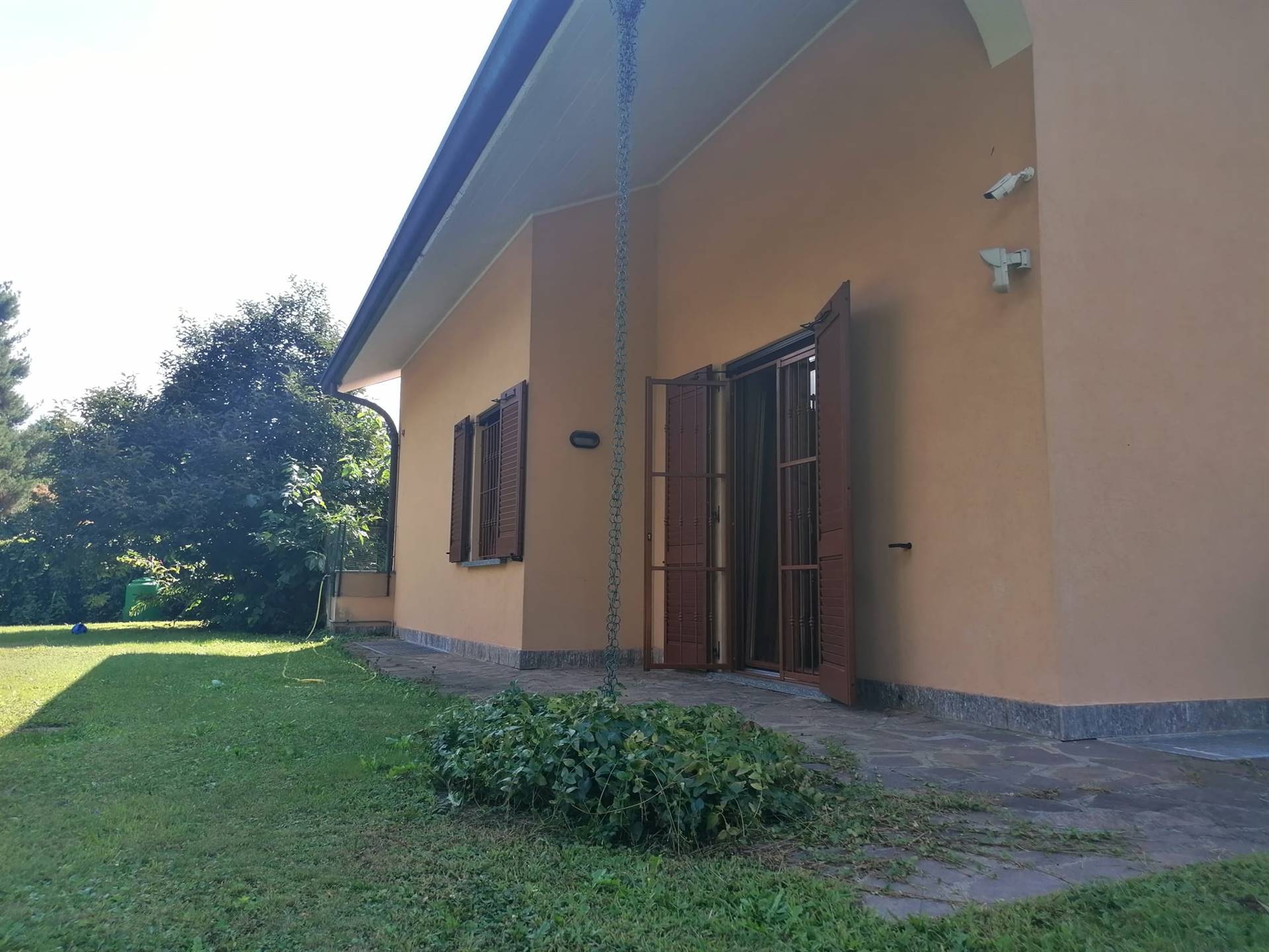 Villa ristrutturata a Guanzate