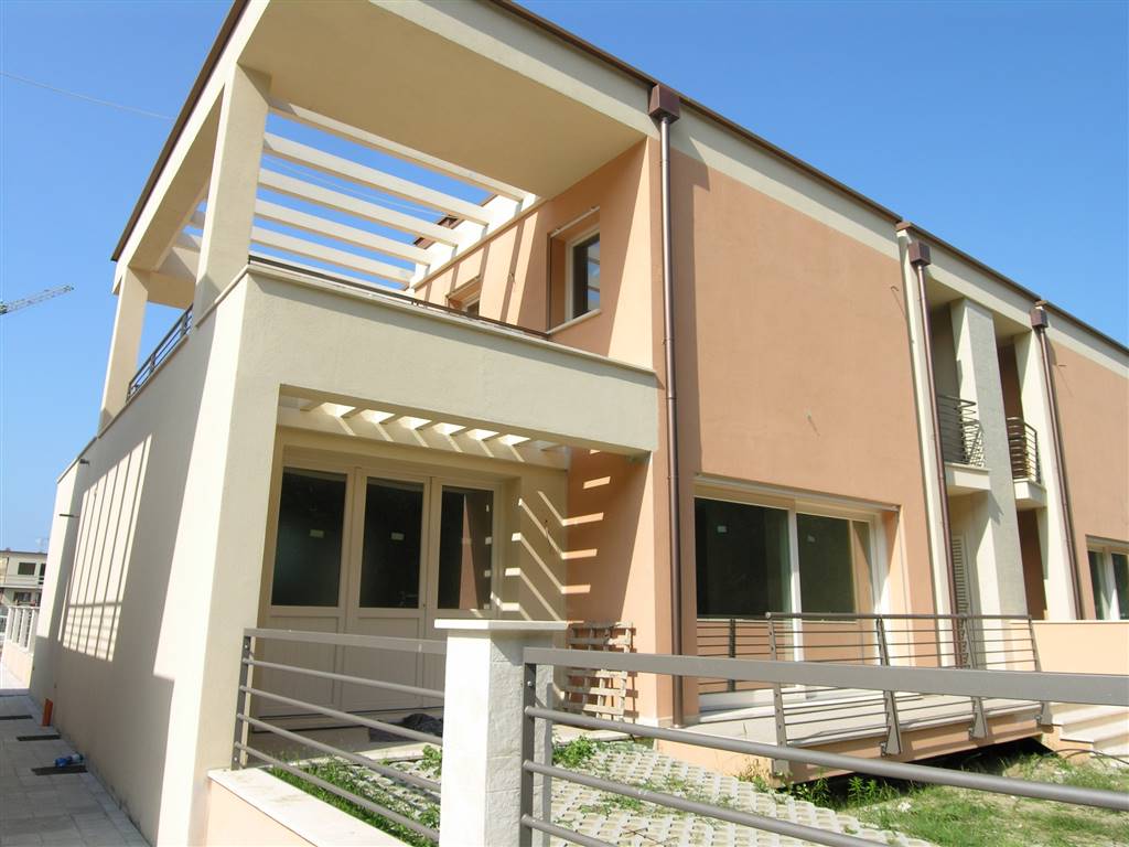 Villa bifamiliare in vendita a Camaiore Lucca Lido Di Camaiore
