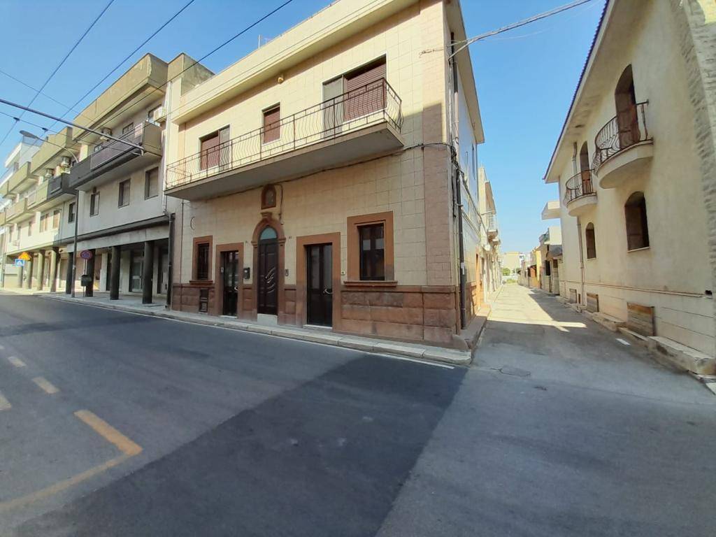 Casa singola in Via Vincenzo Roppo 82 in zona Ceglie del Campo a Bari