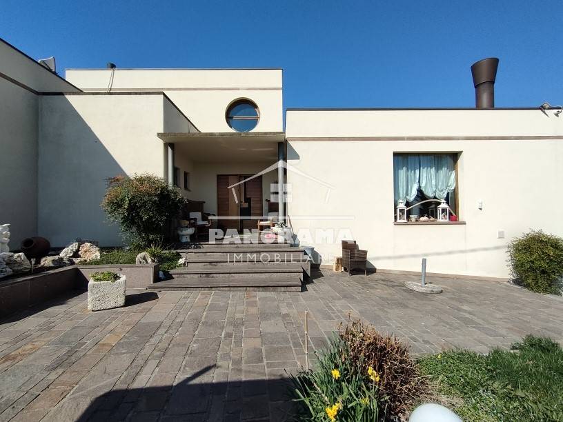 Villa in vendita a Montescudo-monte Colombo Rimini Croce